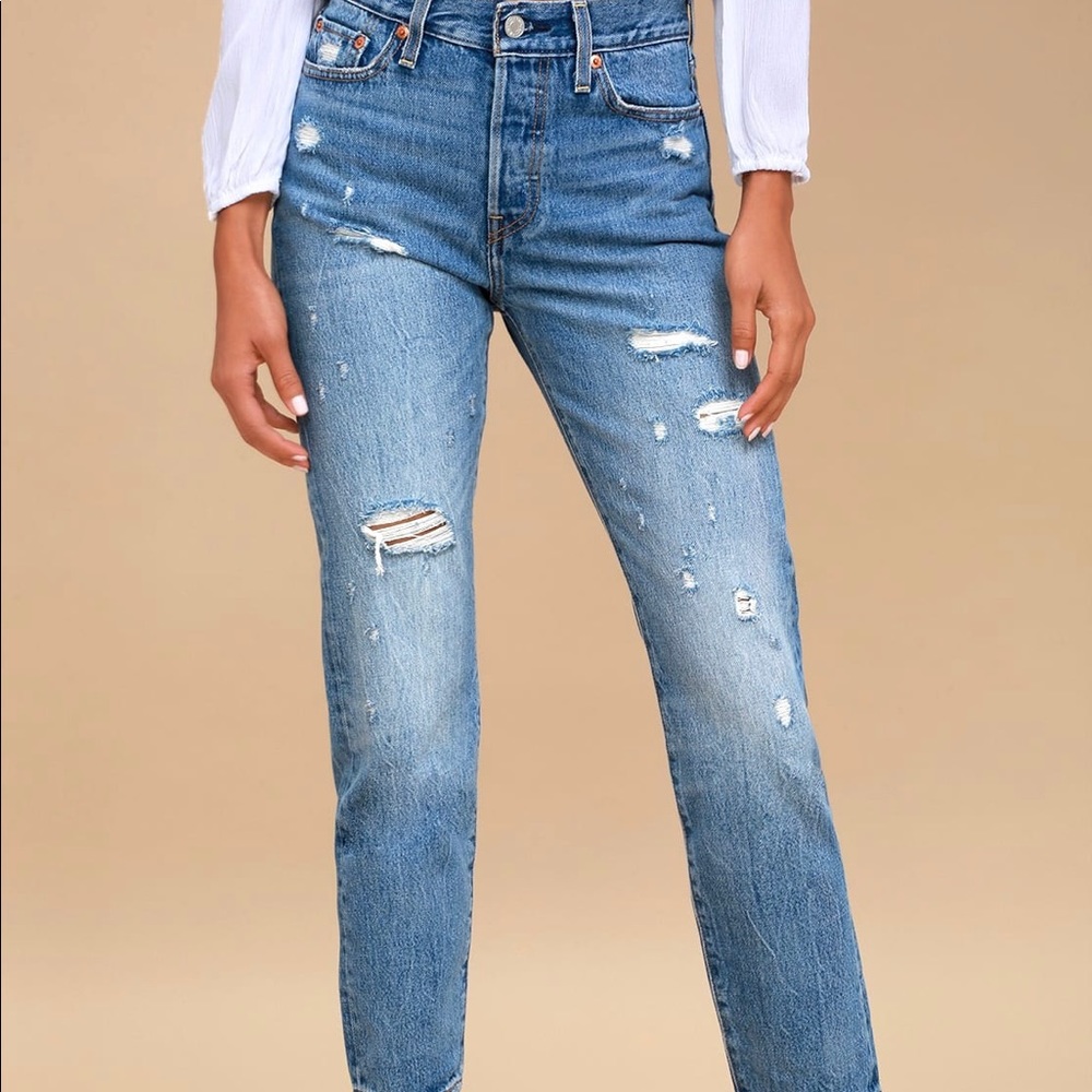 Levis Wedgie High Rise Jean - Medium Distressed